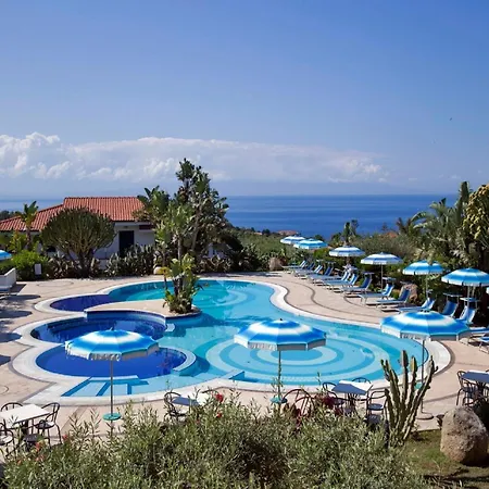 In San Nicol Di With Pool Ricadi